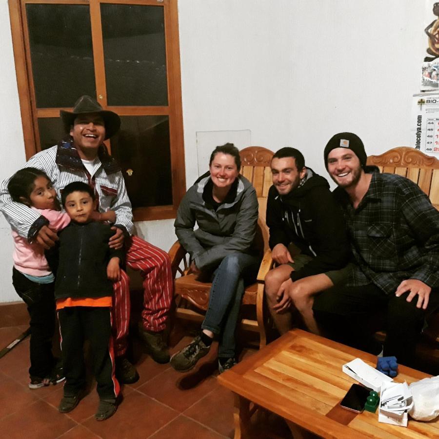 Hostal Checruz, Todos Santos Cuchumatan Huehuetenango Buitenkant foto
